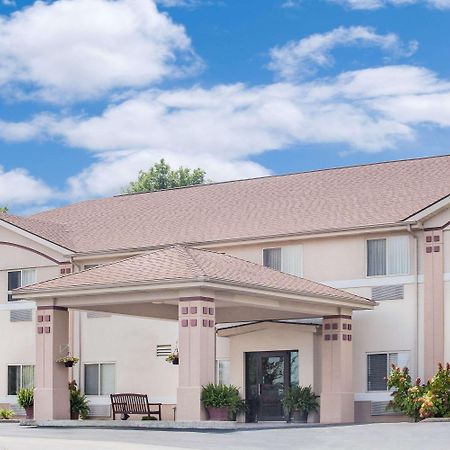 Super 8 By Wyndham Central City Exterior foto