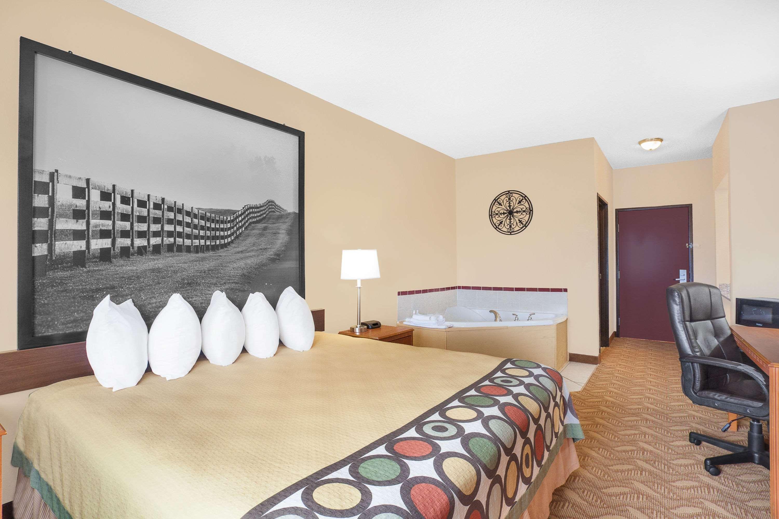 Super 8 By Wyndham Central City Exterior foto